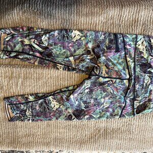 Women's Size Small Lululemon Capri Leggings